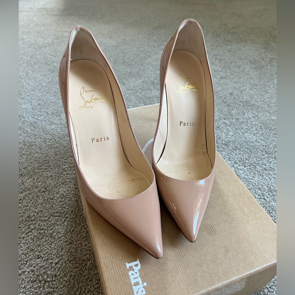 Authentic Louboutin sz 36 nude Decollette heels